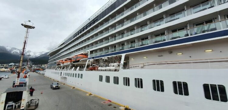 Arribó a Ushuaia el imponente crucero "Viking Jupiter"