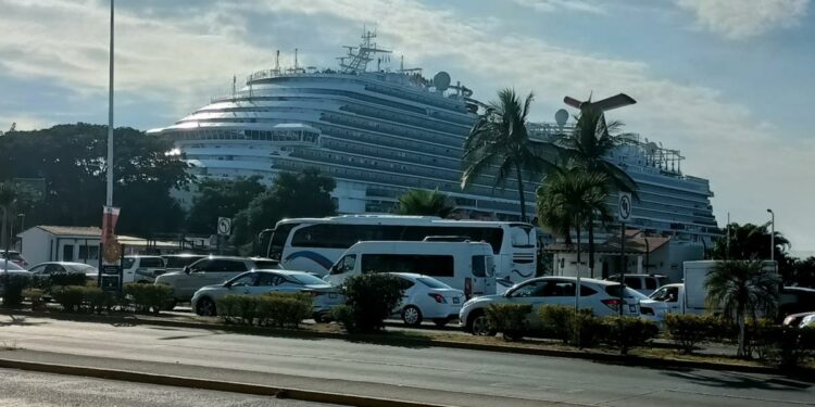 Atentas las autoridades ante arribo de cruceros