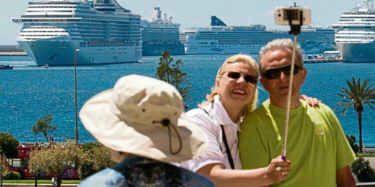 Baleares pone coto a la industria de los cruceros y limita su llegada a Palma