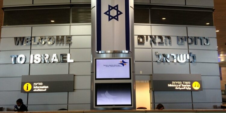 Bennett planearía prohibir viajes a israelíes a la mayoría de los países