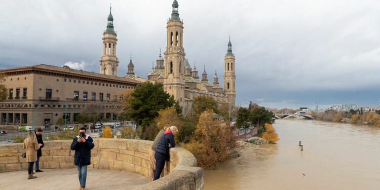 Borrasca Barra: Diez comunidades, en aviso por viento, marejada, deshielo o riesgo de aludes | España