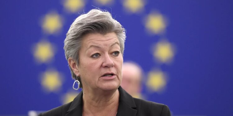 Bruselas propone controles policiales para devolver migrantes dentro de la UE