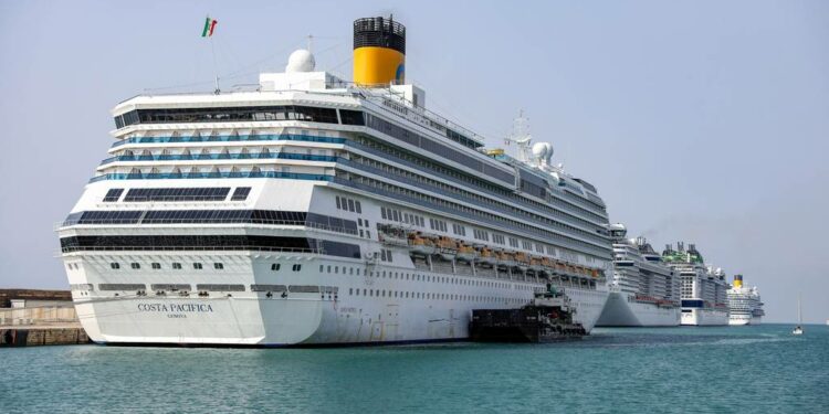 CDC recomiendan evitar viajes en cruceros aún estando vacunado