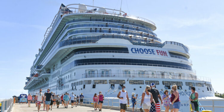 Cancelan dos viajes en Carnival Horizon debido a problemas técnicos