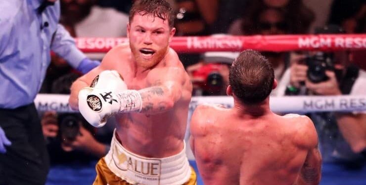 Canelo Álvarez recibió una nueva crítica por moverse a la división de peso crucero