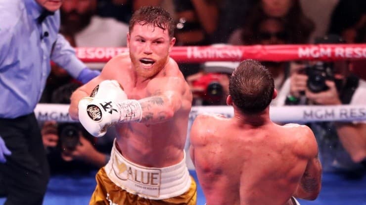 Canelo Álvarez recibió una nueva crítica por moverse a la división de peso crucero