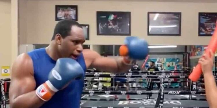 Frank Sánchez habló de Canelo