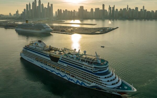 Carnival Corporation celebra apertura de Terminal de Cruceros en Dubai