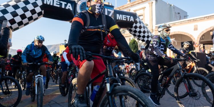 Celebran quinta edición de Reto Ciclista 60k en Zimapán