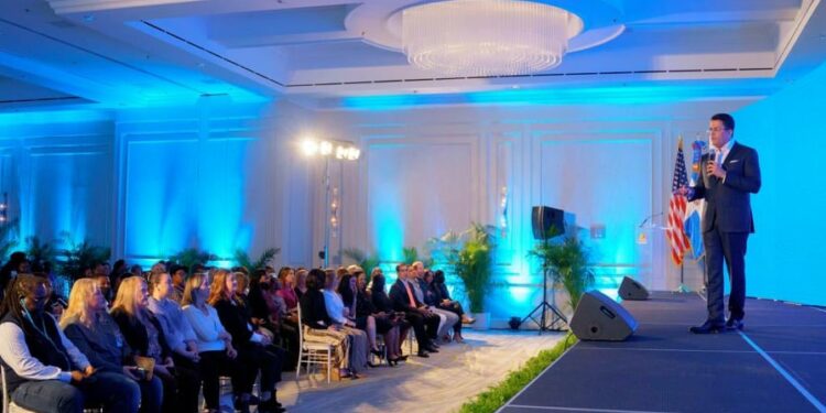 Collado sostiene ecuentro con más de 350 agentes de viajes y TTOO en Atlanta - Noticias de turismo