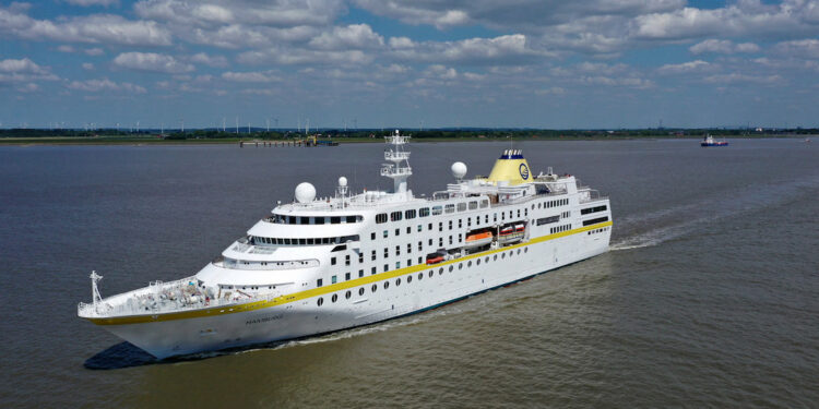 Coronavirus: qué se sabe y qué no sobre el crucero que estuvo en África y se le permitió ingresar a la Argentina