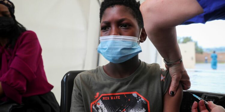 Covid-19: Sudáfrica paga el pato. La lógica cruel tras las restricciones de viajes por la variante ómicron | Red de expertos | Planeta Futuro