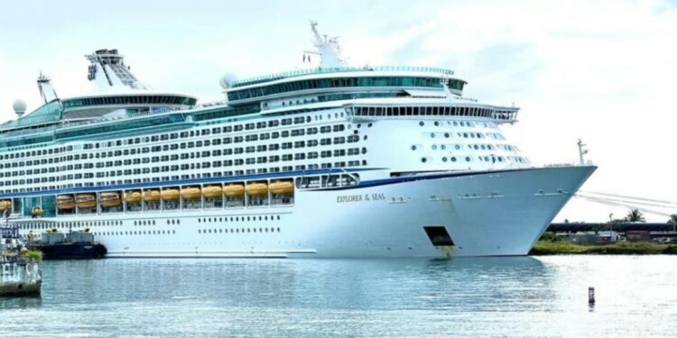 Crucero con 40 casos de Covid-19 desembarca en Puerto Rico