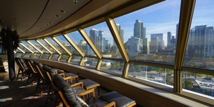 Crucero de Holland America regresa a San Diego tras más de 600 días de ausencia