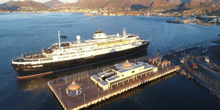 Crucero de turistas que arribó a Guaymas tiene pasajeros con Covid