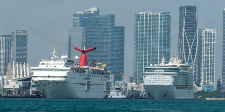 Cruceros bajo la lupa de EEUU tras repunte de COVID-19 por variante Ómicron – Telemundo Miami (51)