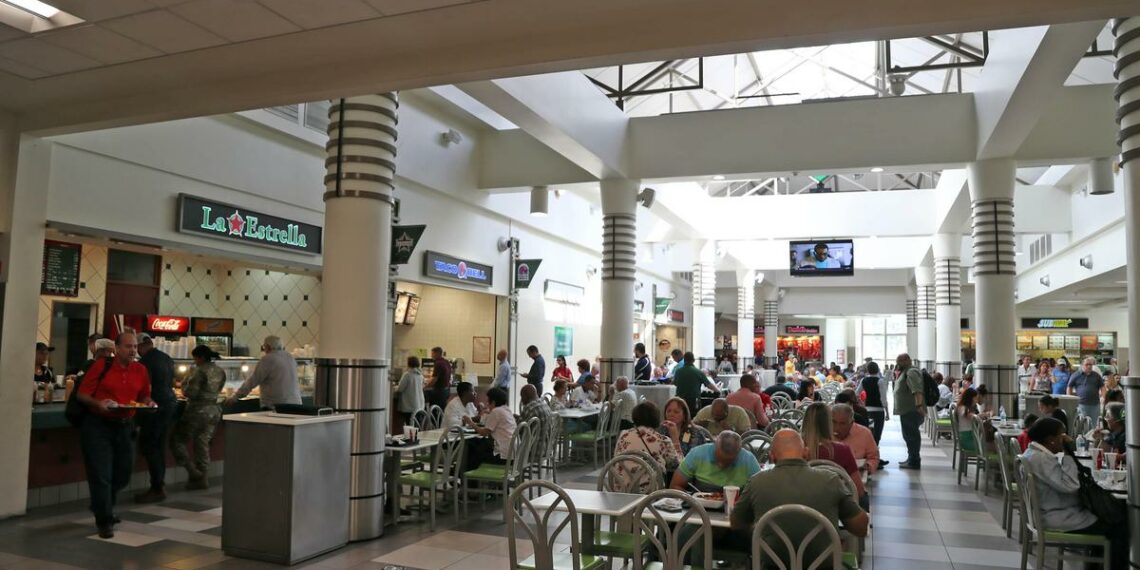 Cumplir con la nueva Orden Ejecutiva en los “food courts” será responsablidad de los restaurantes