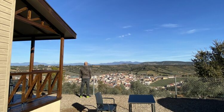 Destino nacional, en coche y durante el verano: los viajes de los españoles en 2021 - Lanza Digital