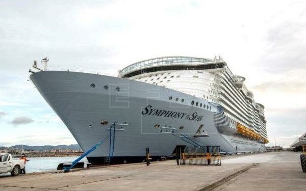 Detectan más de 40 casos de covid-19 en un crucero que llegó a Miami