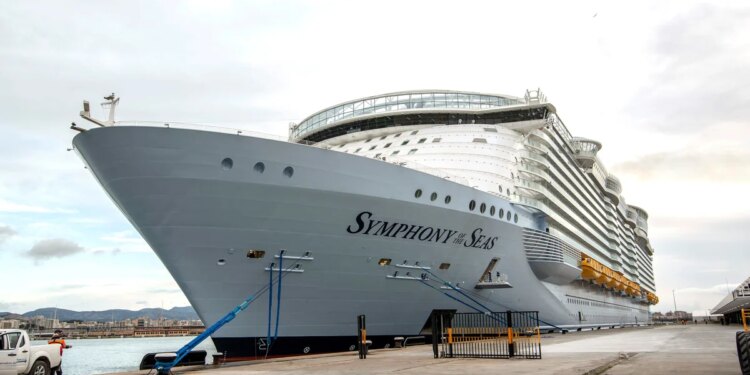 Detectaron más de 40 casos de COVID-19 en un crucero que llegó a Miami