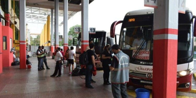 Diario HOY | Liberan horarios de buses esta tarde y esperan más viajes que en Navidad