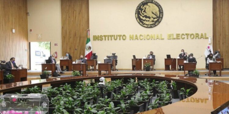 Diferencias de criterio no deben ameritar persecución penal: INE por denuncia