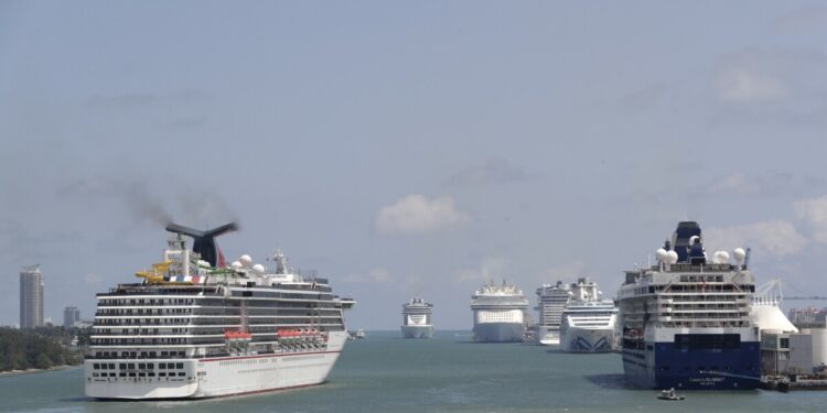 EEUU: Los CDC advierten no viajar en cruceros por la ómicron