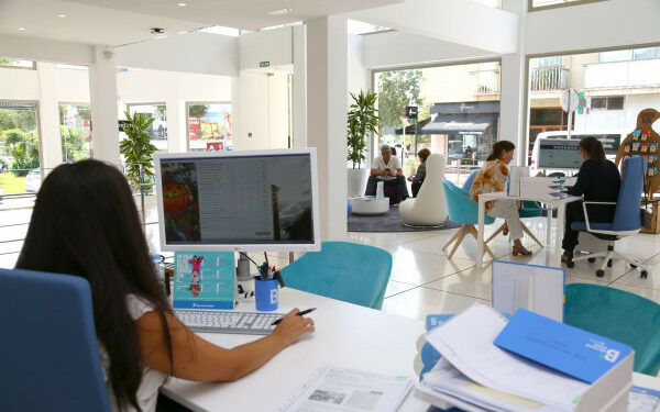 El 62% de los colombianos quiere viajar al exterior en 2022