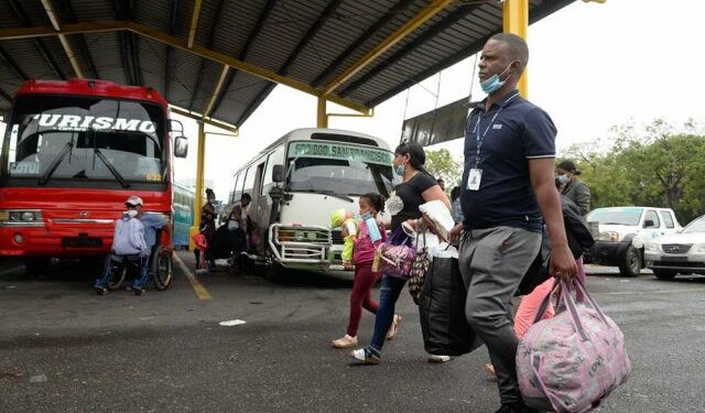 El COE lanza operativo y comienza el éxodo hacia el interior
