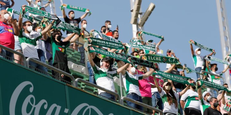 El Elche cancela por la crisis sanitaria el viaje de aficionados a Almería