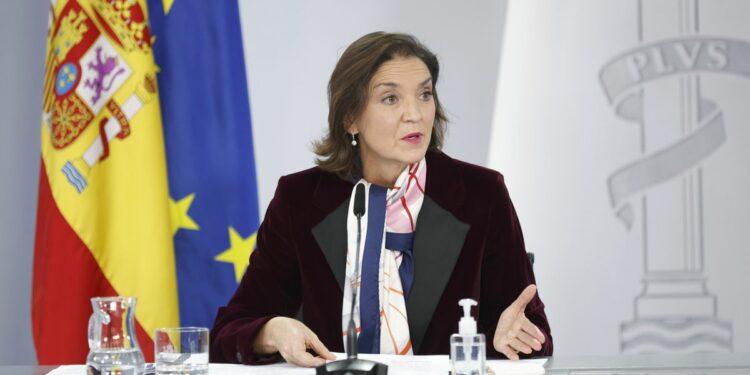 El Gobierno aprueba tres paquetes de ayudas al turismo por 720 millones | Economía