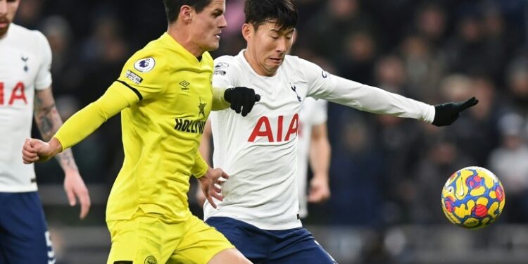 El Tottenham ganó al Brentford 2-0. AFP