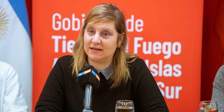 El crucero tiene 9 positivos que no bajaron a Ushuaia
