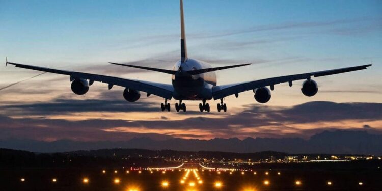 El dato preocupante sobre la variante ómicron y los viajes en avión