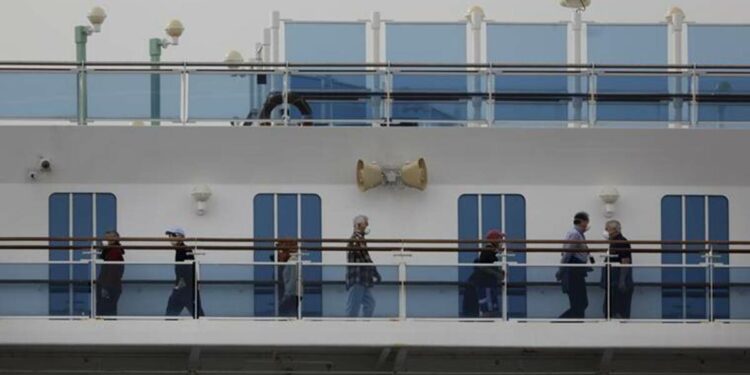En cruceros, omicron pone a prueba los protocolos de seguridad