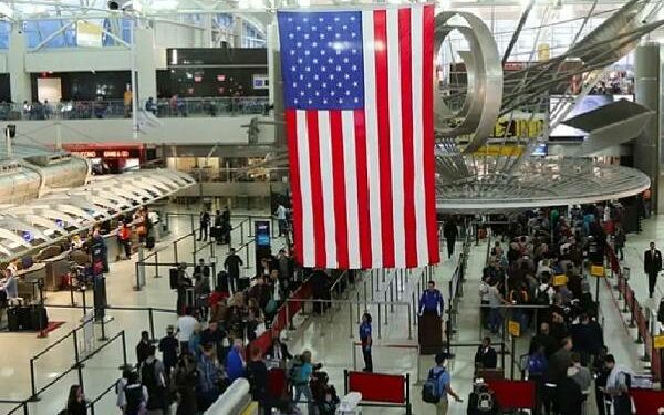 Estados Unidos eleva nivel de alerta de Covid para México