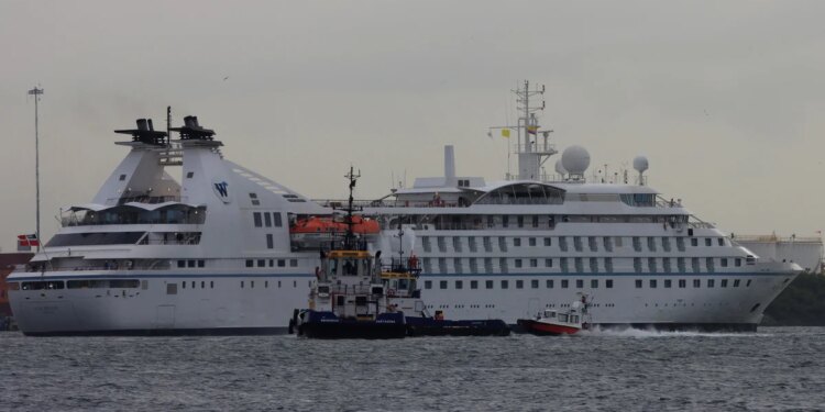 Exigen PCR negativa y al menos una dosis de la vacuna a viajeros que lleguen en crucero a Colombia