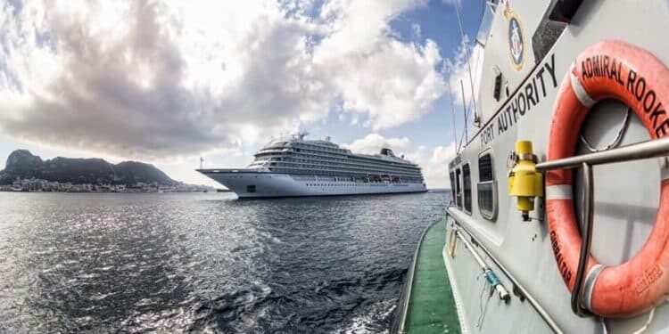 Gibraltar elimina todos los países de lista roja de viajes internacionales