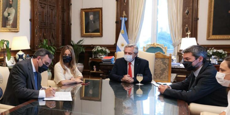 Gobierno argentino congela precios turísticos para el verano 2022