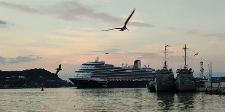 Gobierno de Mazatlán refuerza protocolos biosanitarios por llegada de cruceros turísticos