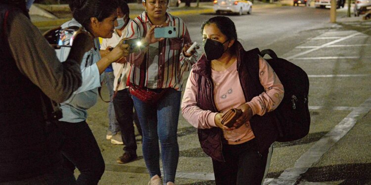 Guatemaltecos reconocen a migrantes muertos en Chiapas y urgen repatriación