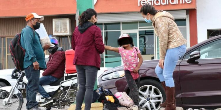 Identifican a 18 menores que piden dinero en los cruceros de Fresnillo