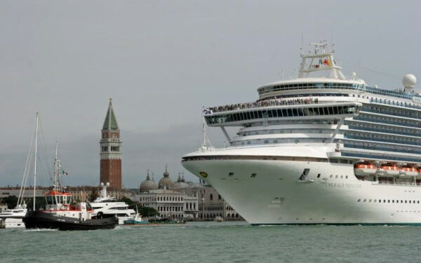 Italia compensa a las navieras por prohibir los grandes cruceros en Venecia