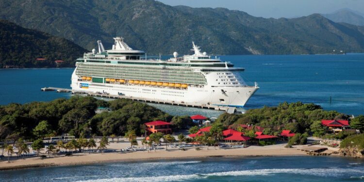 Jamaica presenta avances para turistas en destinos de cruceros