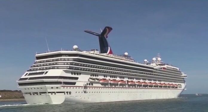 Jovencita de 20 años que cayó de un crucero en Ensenada es reportada como desaparecida