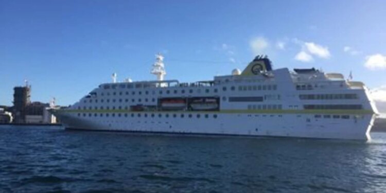 Levantaron el confinamiento del crucero Hamburg, pero igualmente no podrá amarrar en Puerto Madryn