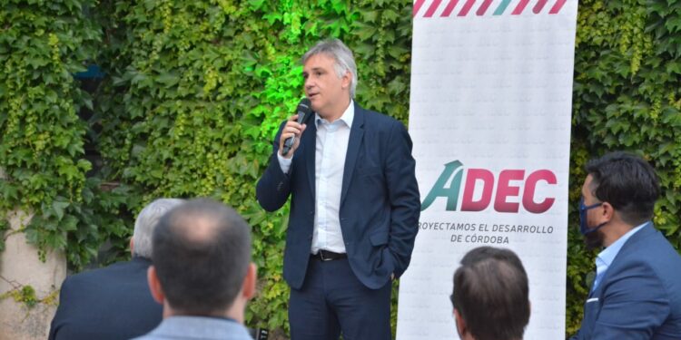 Llaryora asistió al cierre del período 2021 de ADEC » Municipalidad de Córdoba