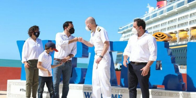 Llega a Yucatán por primera vez el crucero de lujo Disney Wonder, con 1,380 pasajeros a bordo – Yucatan Ahora