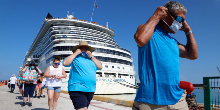 Llega crucero con brote de COVID-19 a Guaymas, Sonora
