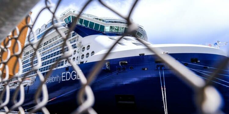 Los CDC emiten nueva alerta de viaje y piden no abordar cruceros ante la ola récord de COVID-19